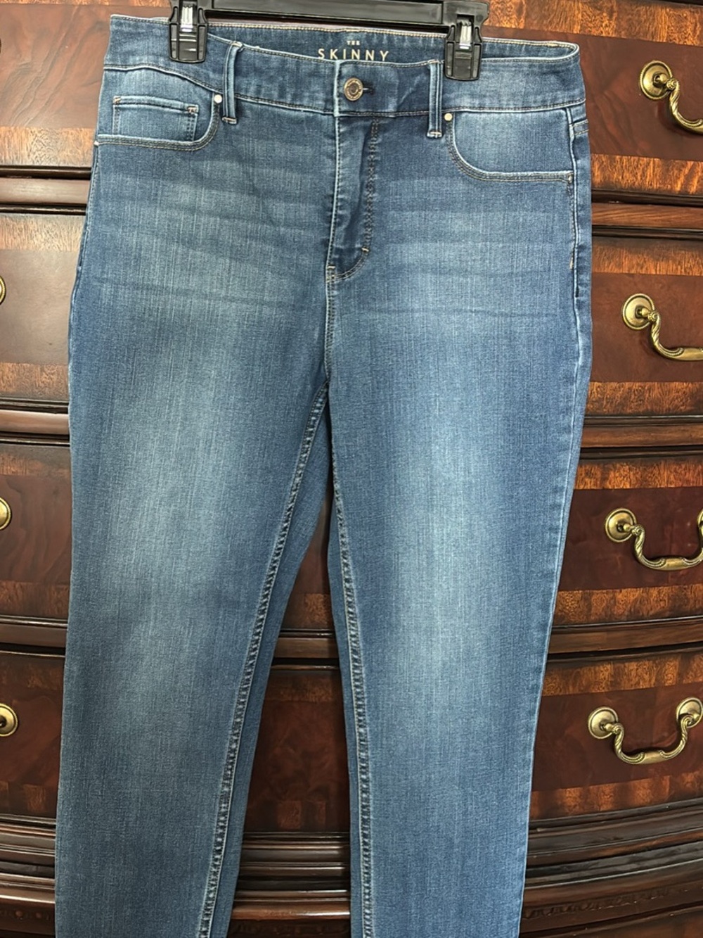 White House Black Market The Skinny Crop Jeans Size 6